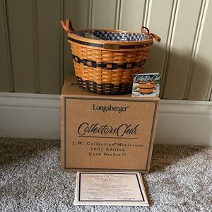 Longaberger Collector's Club Corn Basket. 2002 Edition